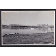 USHUAIA 1965 FOTO TAMAÑO TARJETA POSTAL CASAS DE OFICIALES DE LA MARINA